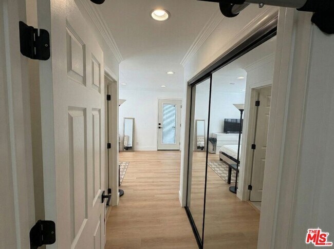 Building Photo - 17913 Martha Pl