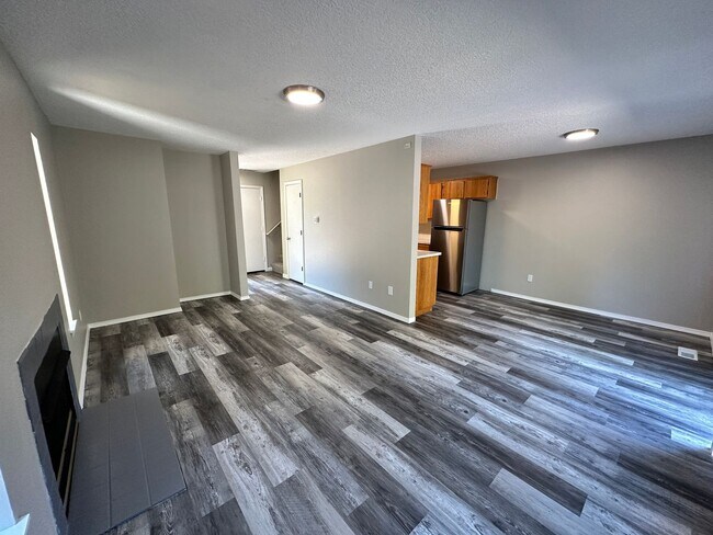 Building Photo - Lydia Court Duplex