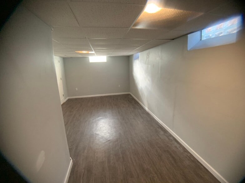 Lower level - 12819 Lenore