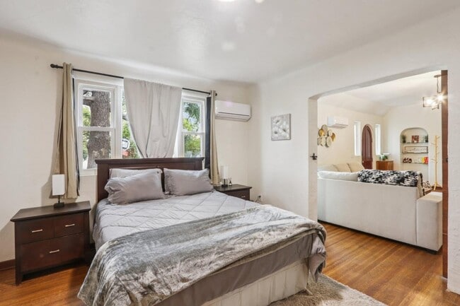 Building Photo - 522 Westminster Ave