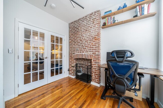 Building Photo - 512 1st St