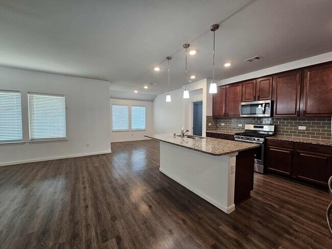 Building Photo - 2111 Levant Ln