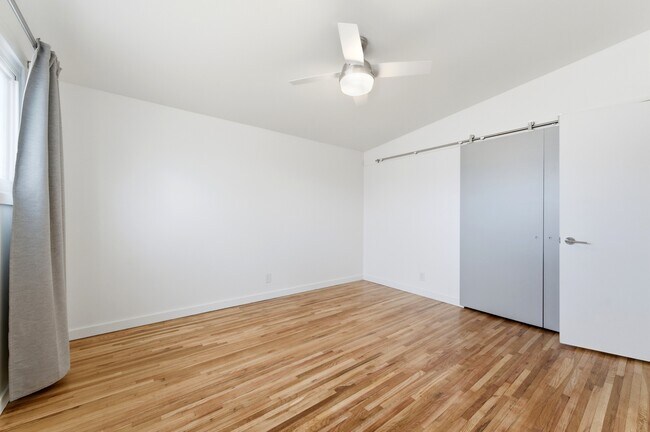 Building Photo - 1346 Phillips Ln