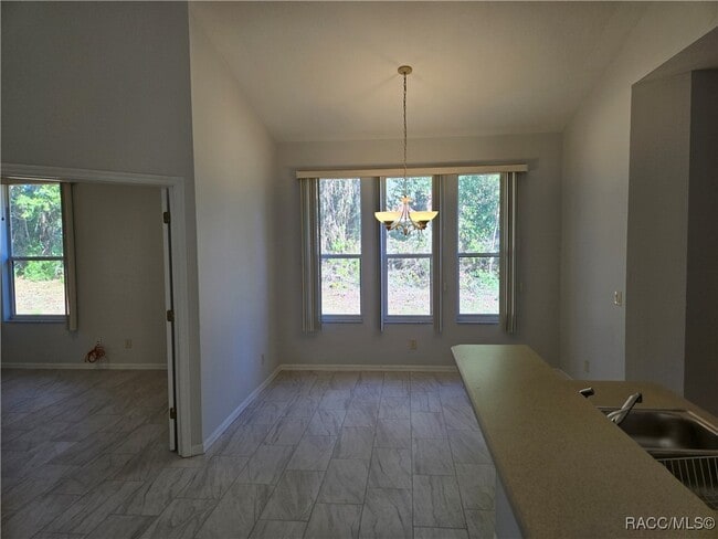 Building Photo - 2846 N Kittery Point