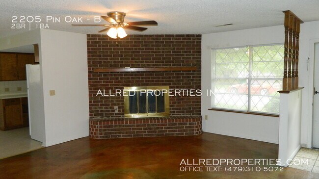 Building Photo - Springdale Duplex Available Now!
