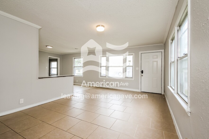 Building Photo - 1416 N Joplin Ave