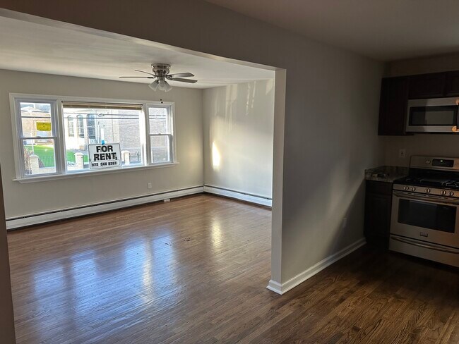 Building Photo - 64 40th St