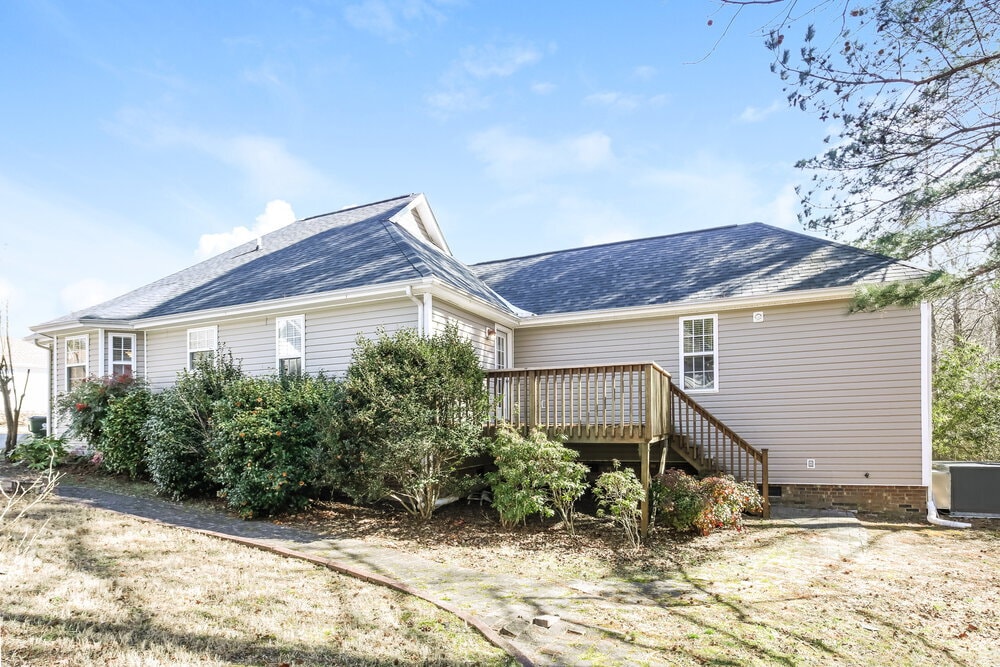 Building Photo - 305 Occidental Dr