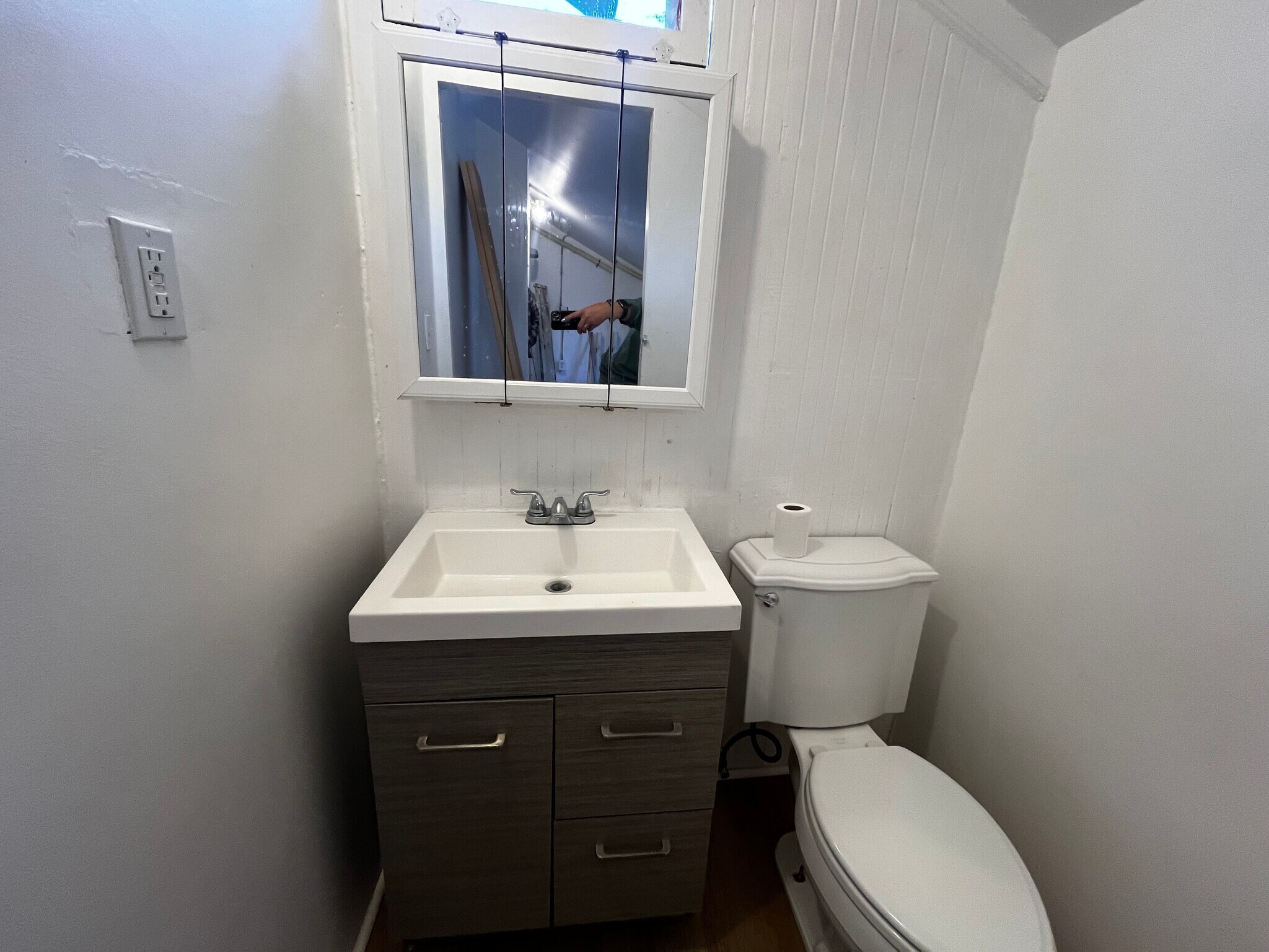 Building Photo - 201 E Eagle St