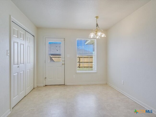 Building Photo - 3805 El Paso Dr