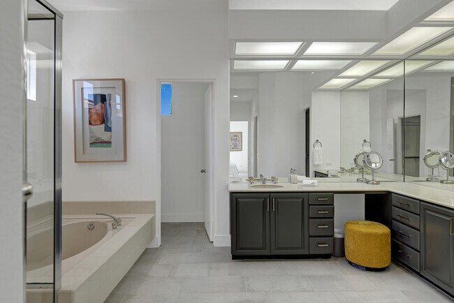 Building Photo - 189 White Horse Trail