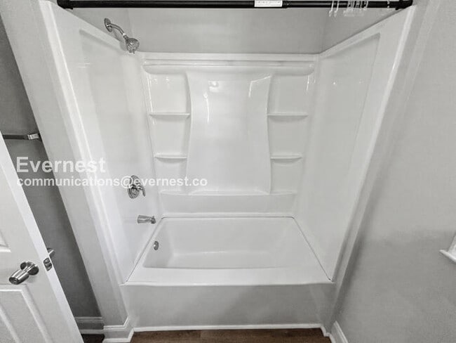 Building Photo - 3741 Loren Dr