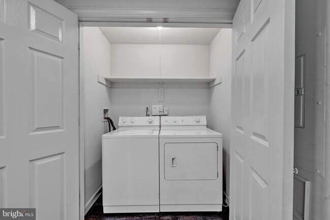 Building Photo - 14203 Plum Run Way