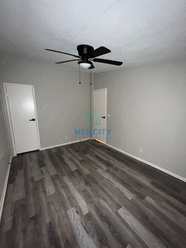 Building Photo - 15395 Flud Rd