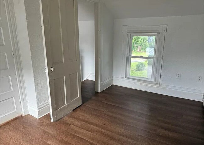 Building Photo - 240 2nd Ave