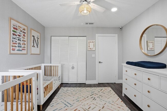 Building Photo - 7136 SW 105th Ct