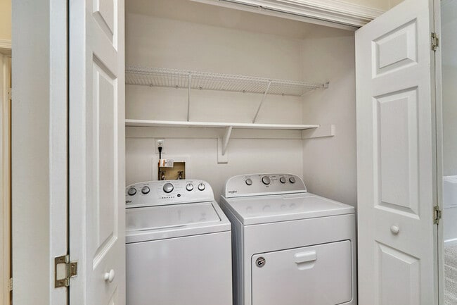 Building Photo - 924 Firefall Ct