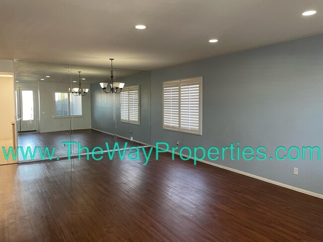 Building Photo - 15058 Zircon Dr