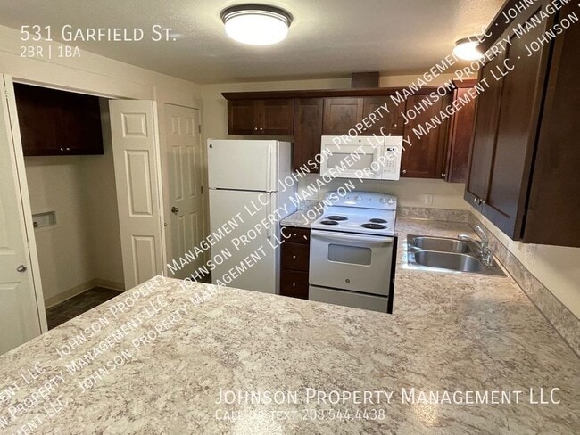 Building Photo - 531 Garfield St