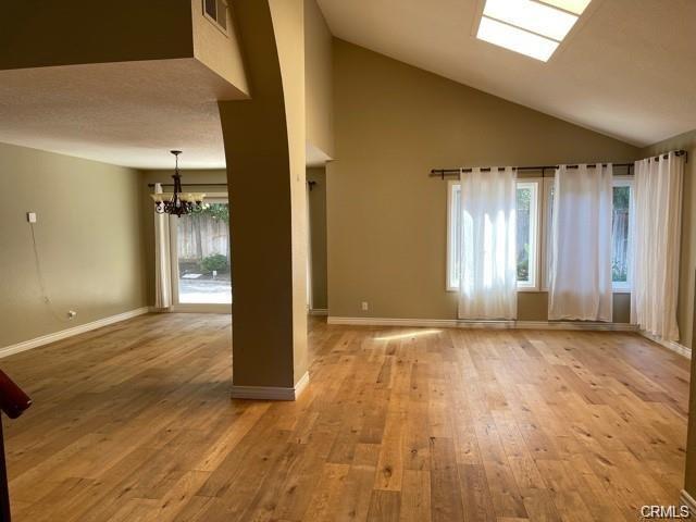 Building Photo - 43 Brena