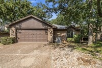 Building Photo - 104 Summit Cove