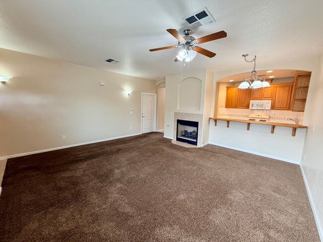 Building Photo - 147 Apple Ln