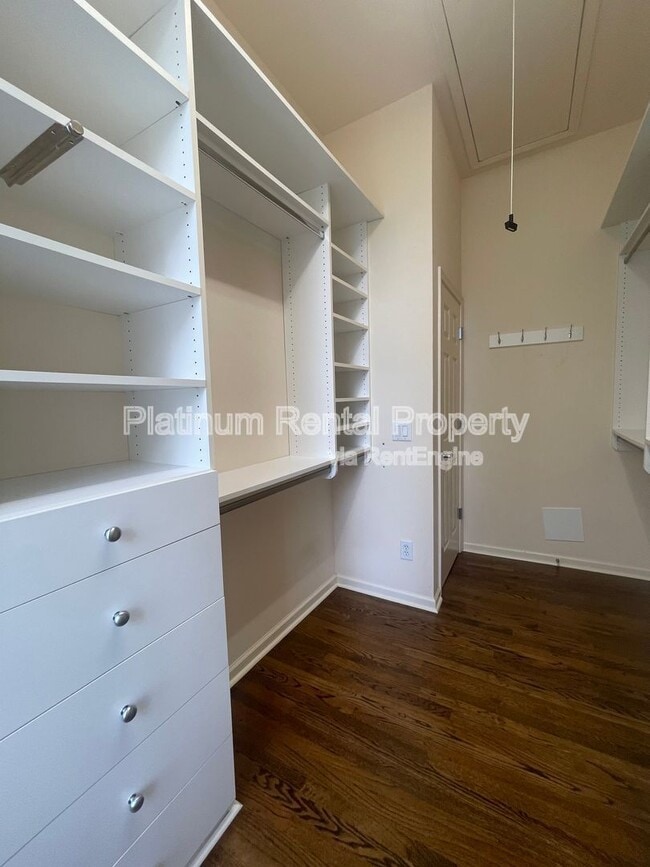 Building Photo - 1460 Wembley Ct NE