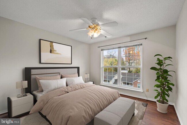 Building Photo - 1504 Lincoln Way