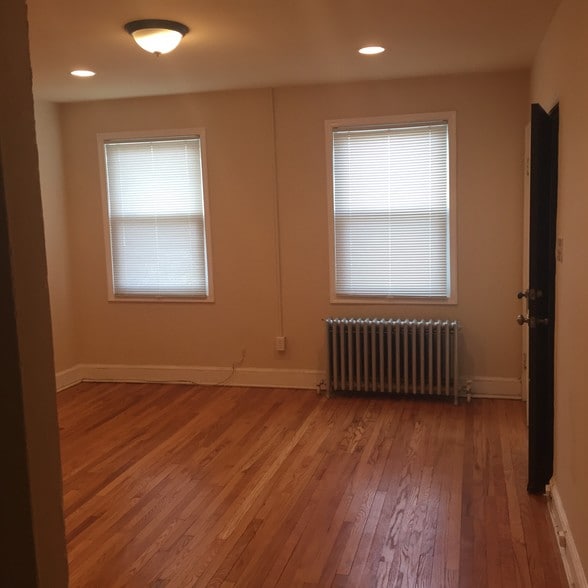 Living room 16x12 - 2821 7th St NE