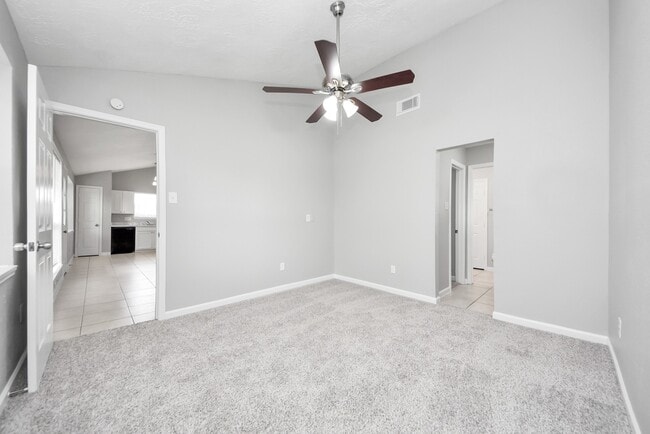 Building Photo - 10603 Thorncliff Dr