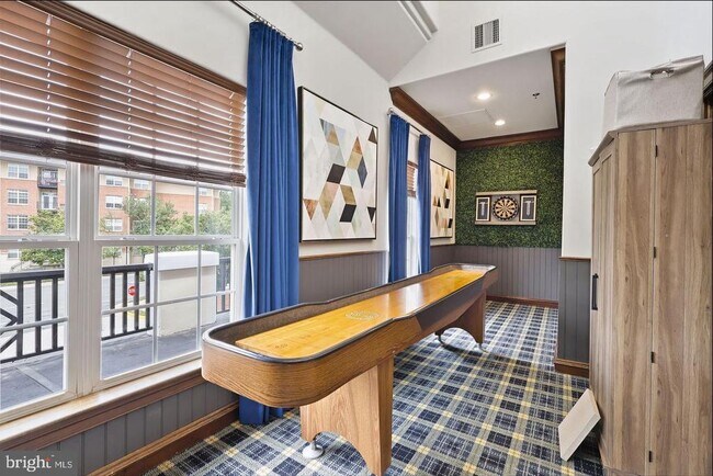 Building Photo - 12937 Centre Park Cir