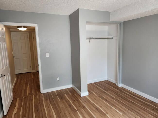 Building Photo - 7834 Greenbriar Cir