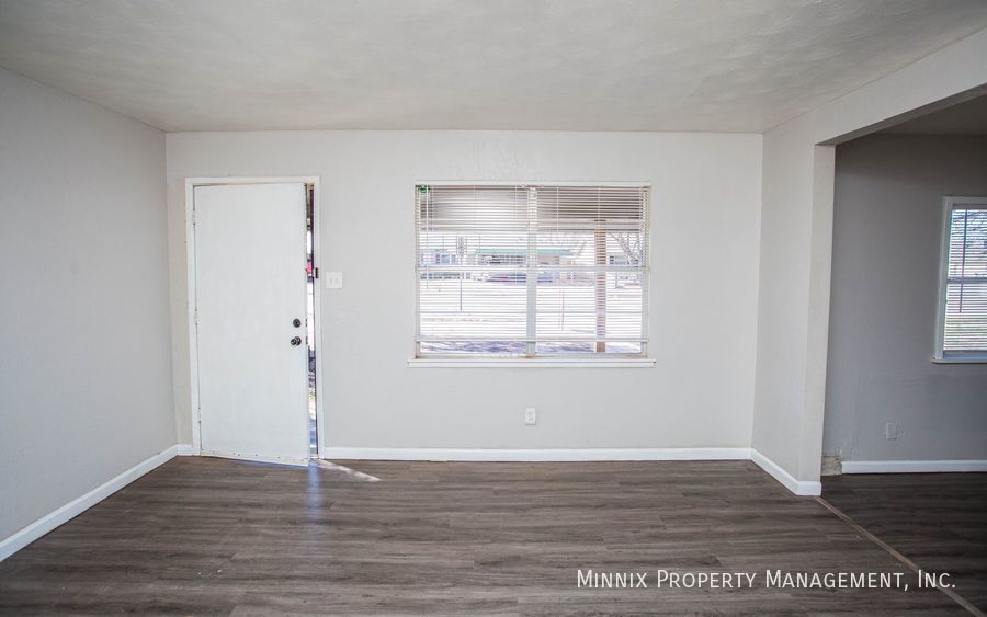 Building Photo - 3403 Bangor Dr