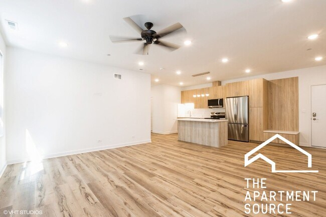 Building Photo - 5126 S Kenwood Ave