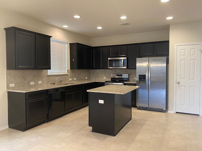 Building Photo - Coming Soon in Lake Pointe!