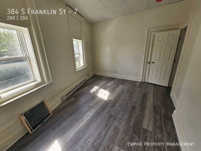 Building Photo - 384 S Franklin St