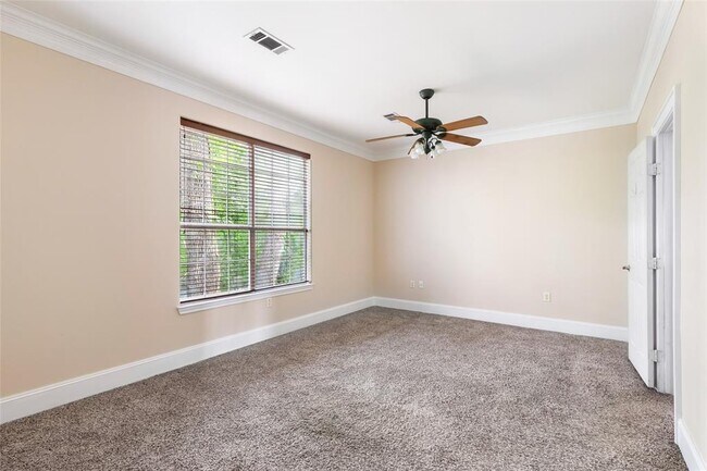 Building Photo - 108 Harbour Town Cir
