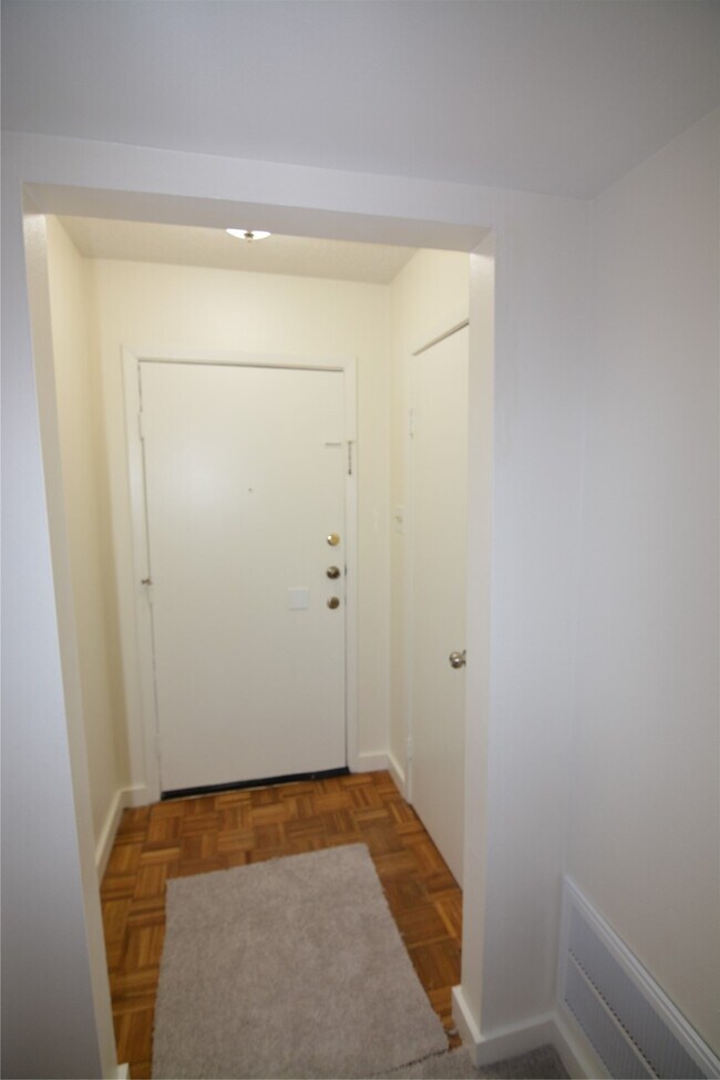Building Photo - 7104 Jetty Ln