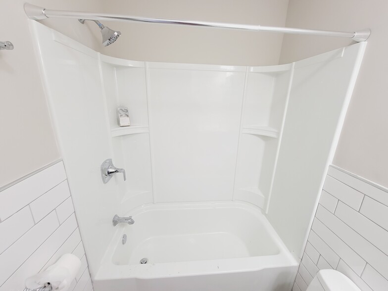 Building Photo - 41 Evergreene