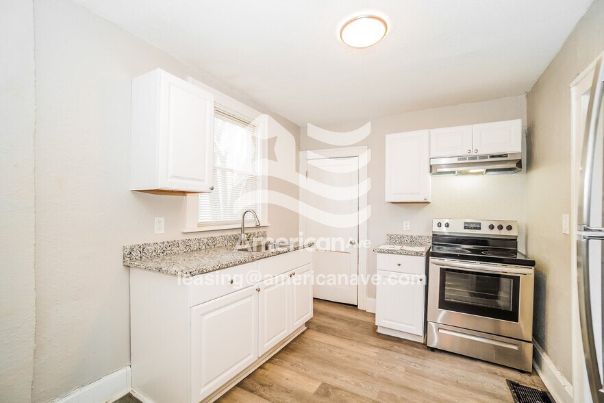 Building Photo - 367 S Wayne Ave