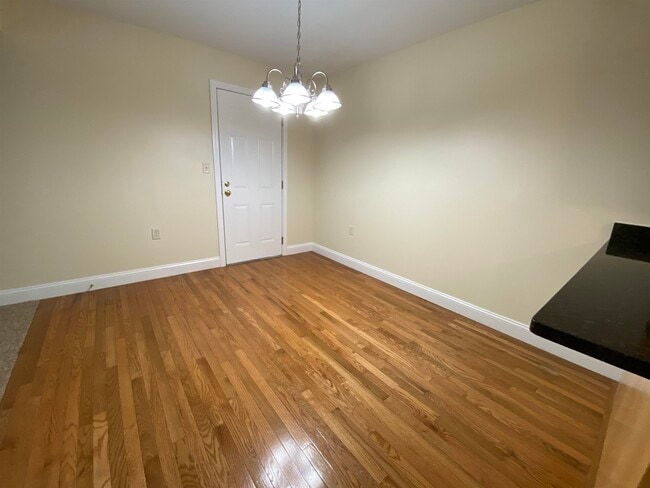 Building Photo - 99 S Mammoth Rd