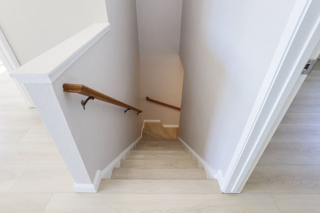 Building Photo - Sunny Potrero Hill 3BR / 1BA Townhome | Private Yard | YouTube Tour