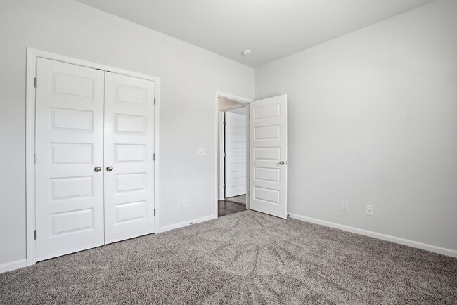 Building Photo - Vale Loop