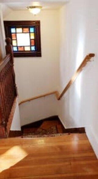 Building Photo - 29 Brackett St