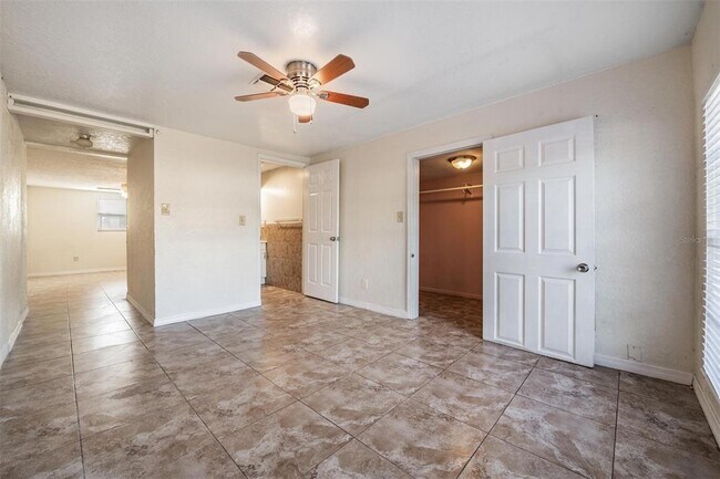 Building Photo - 2220 W Ohio Ave