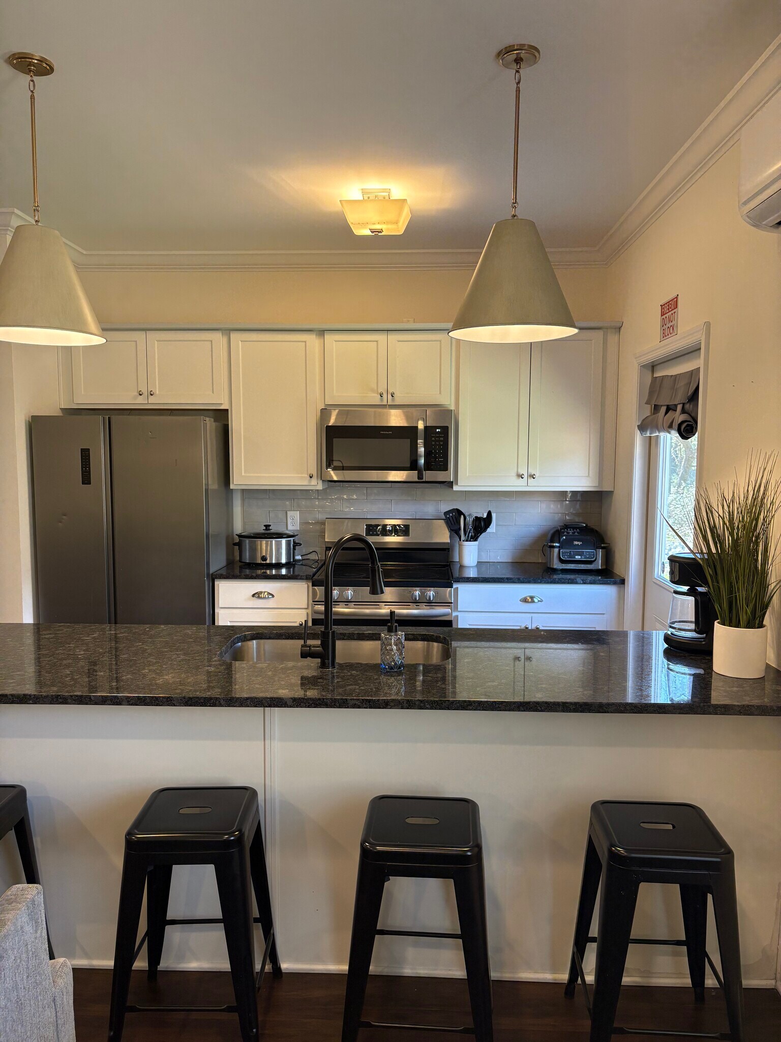 Building Photo - 5535 Stream Ln