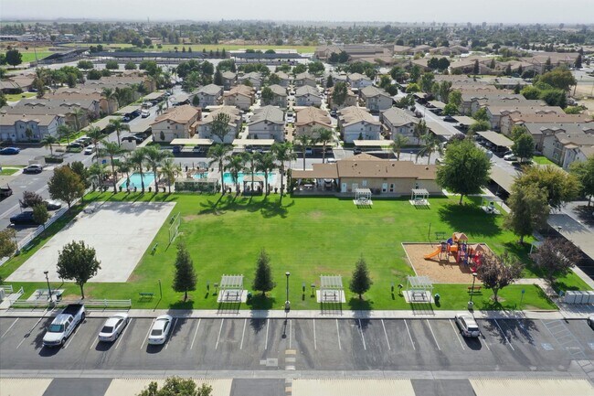 Building Photo - 600 Hosking Ave
