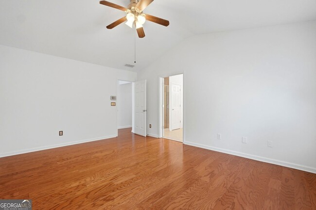 Building Photo - 513 Stepney Ct SE