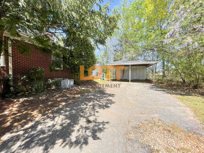 Building Photo - 216 Mountain View Cir