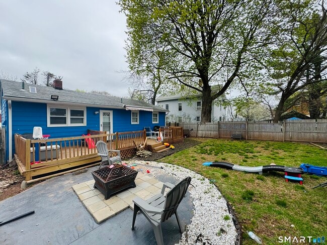 Building Photo - 150 View St